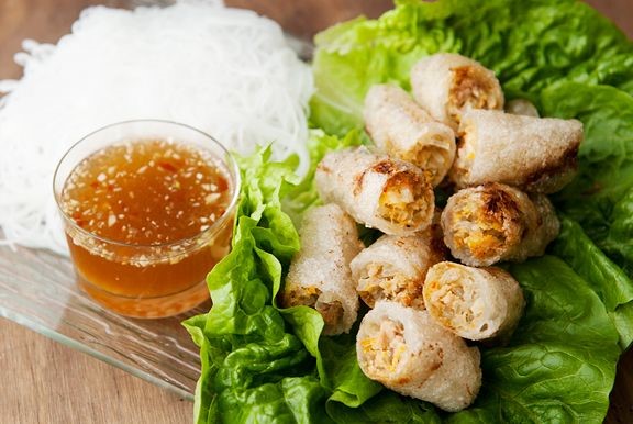 Káº¿t quáº£ hÃ¬nh áº£nh cho Fried spring rolls with fish sauce